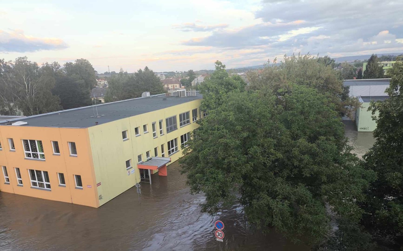 Pomohli jste vrátit děti do lavic