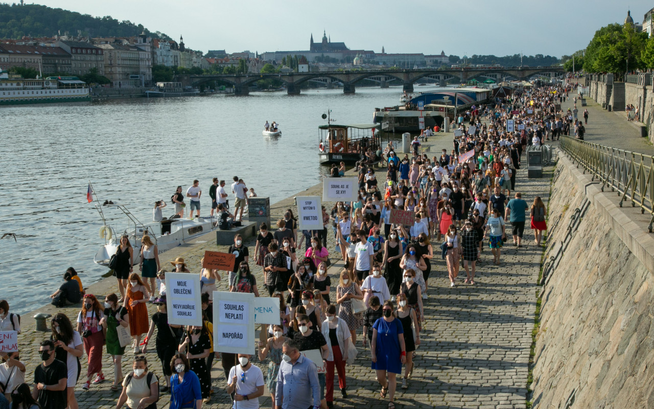 Přispěli jste na videa i propagační materiály proti sexuálnímu a domácímu násilí spolku Bez trestu