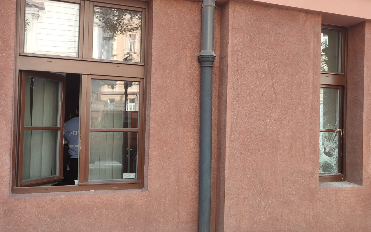 Pomozme Martinovi a Monice postavit zpět na nohy jejich vykradený salon