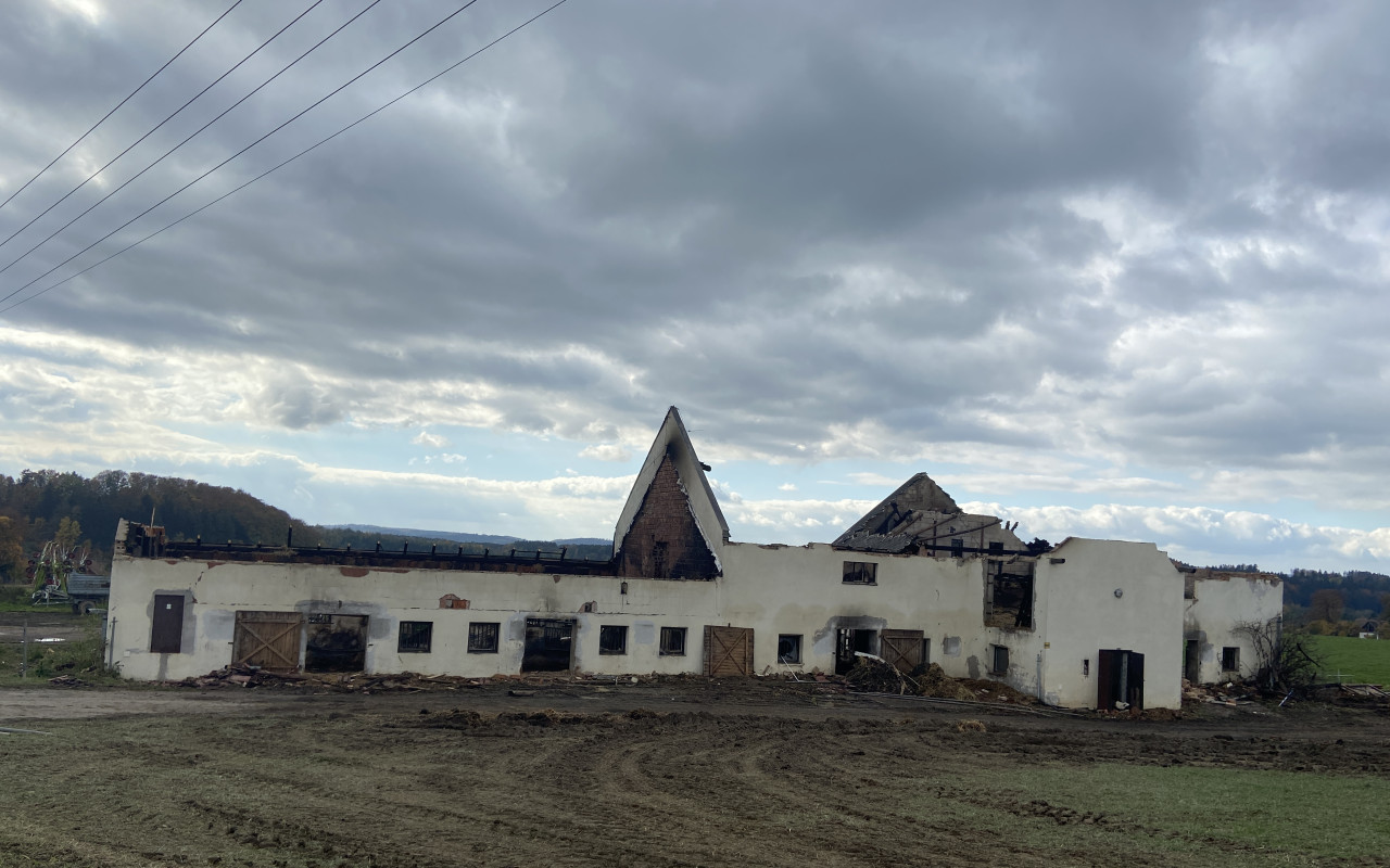 Přispěli jste na výstavbu nové stáje pro dobytek po požáru