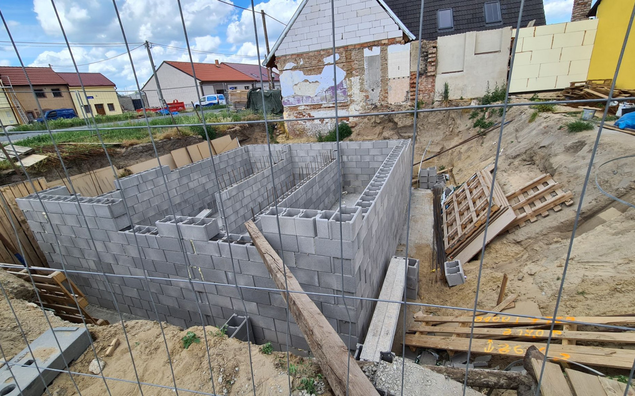 Pomoc rodině Ševelových, po tornádu stále nemají kde bydlet