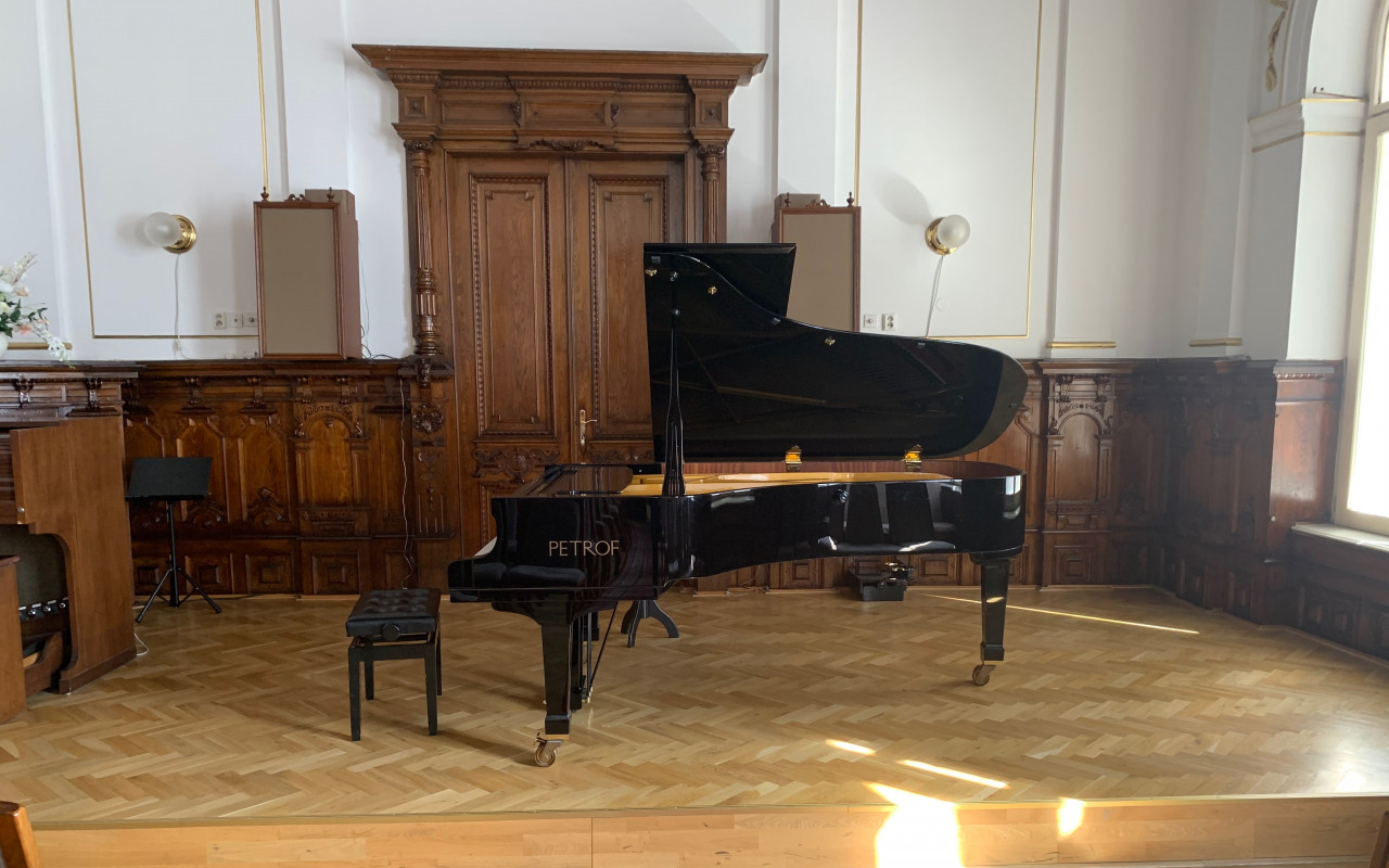 Koncert klavíristy Iva Kahánka pro ŽIVOT 90 #kulturažije