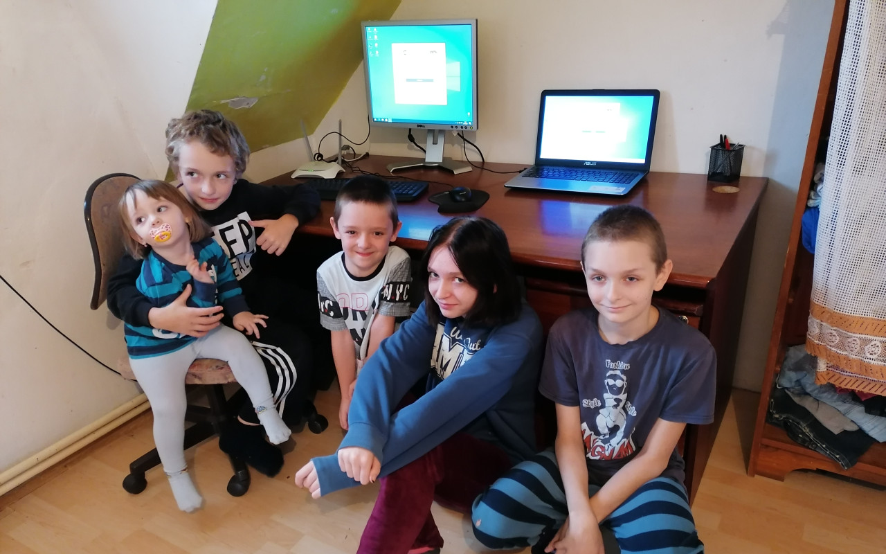 Počítače dětem - pomoc školám s IT vybavením pro ukrajinské žáky