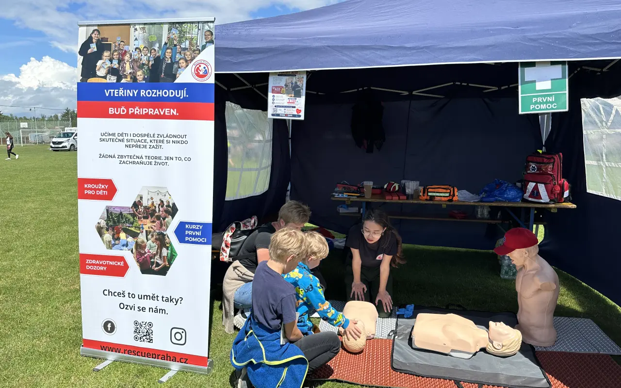 Pomozte Rescue Praha pořídit AED, který může zachránit životy
