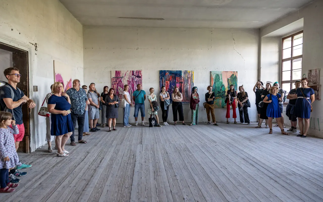 Buďte s námi TU! Podpořte festival současného umění ve Šternberku