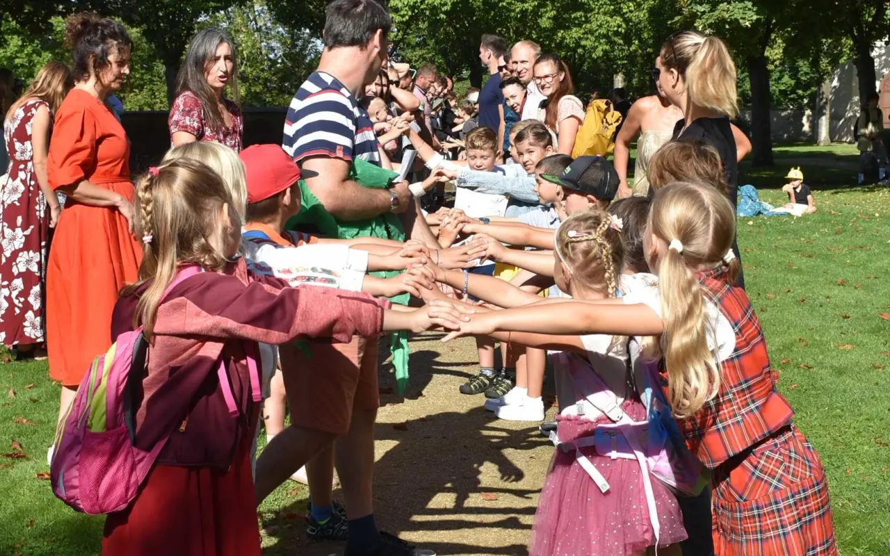 OTEVŘENÁ školní zahrada a školní hřiště