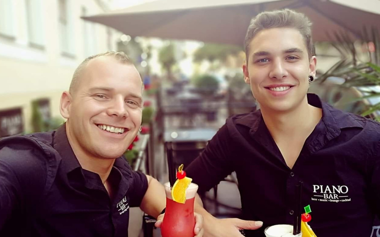 Pomozte nám vybudovat nový PIANO BAR