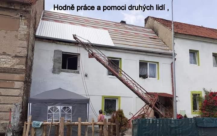 Pomozme rodině z Veltěží, které vyhořel dům