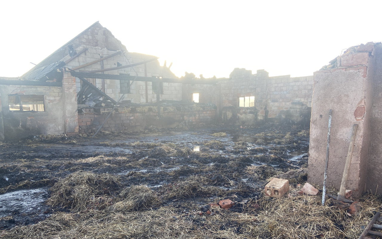 Přispěli jste na výstavbu nové stáje pro dobytek po požáru