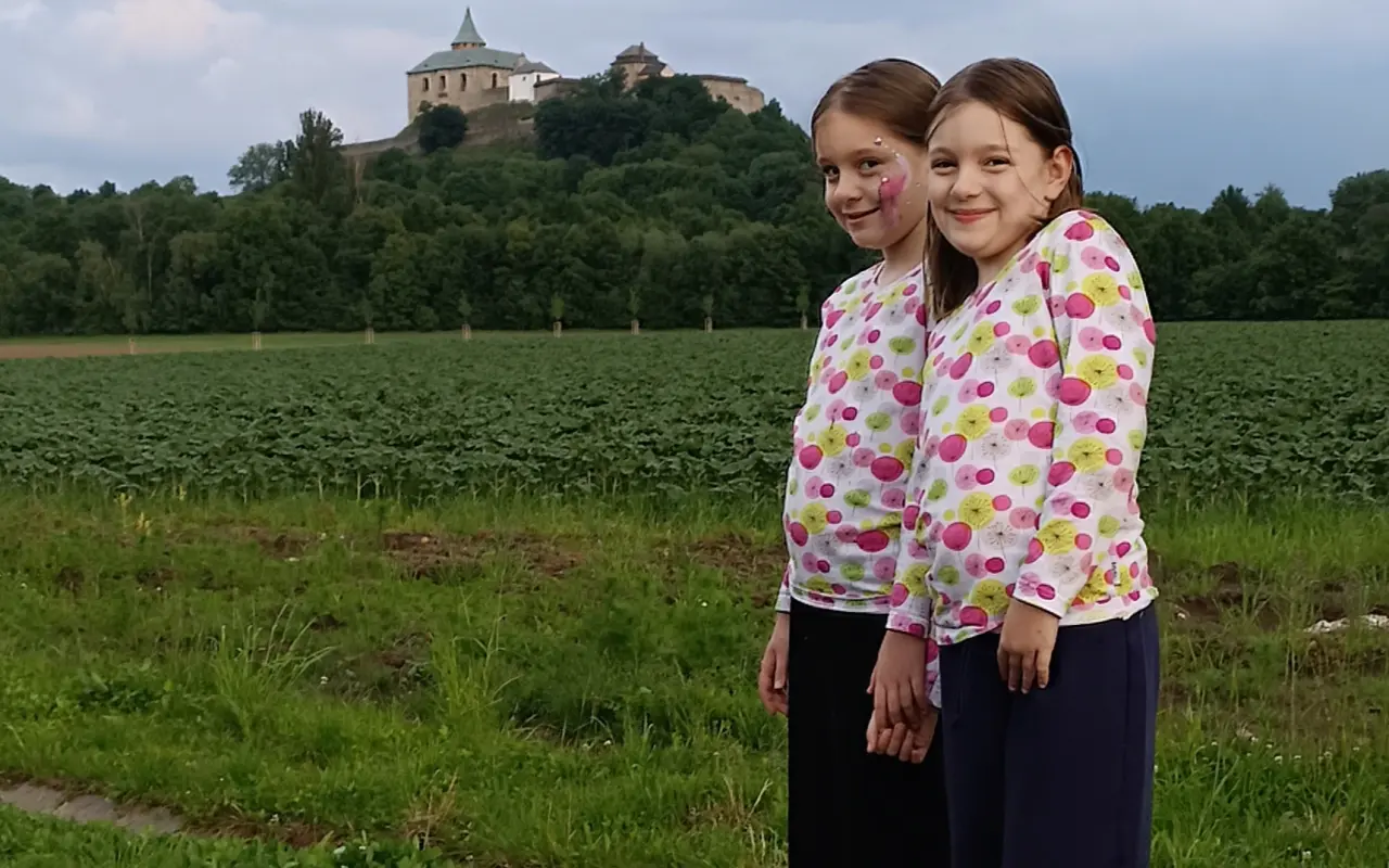 Na pomoc handicapovaným děvčátkům Nelince a Verunce