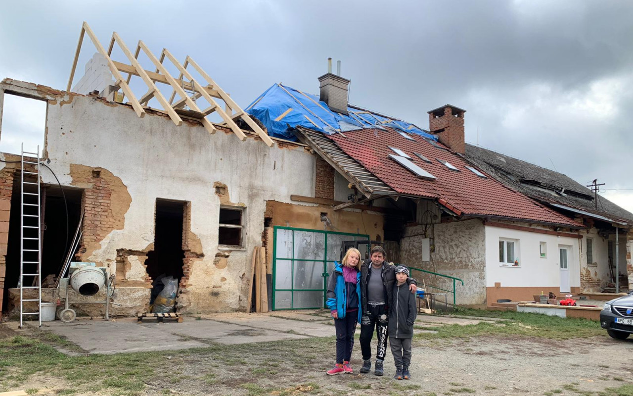 Pomozme rodině po rozsáhlém požáru vybudovat dětské pokoje