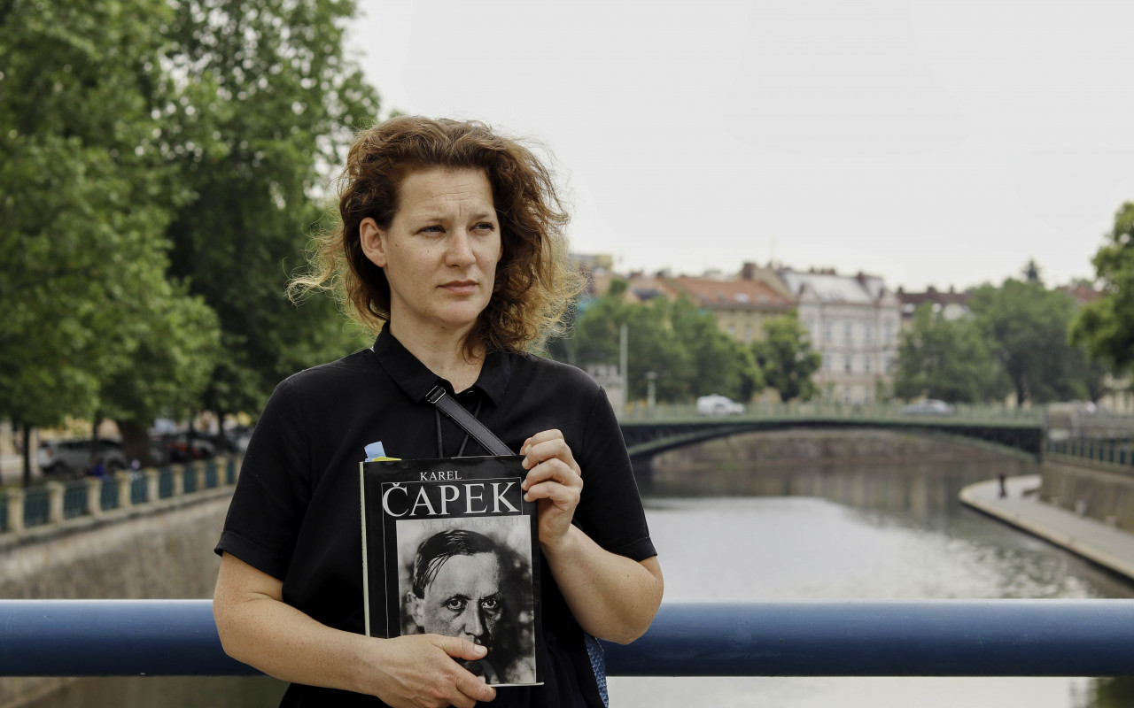 ZAMILOVANÝ REBEL? Karel Čapek a jeho světová premiéra v Hradci Králové