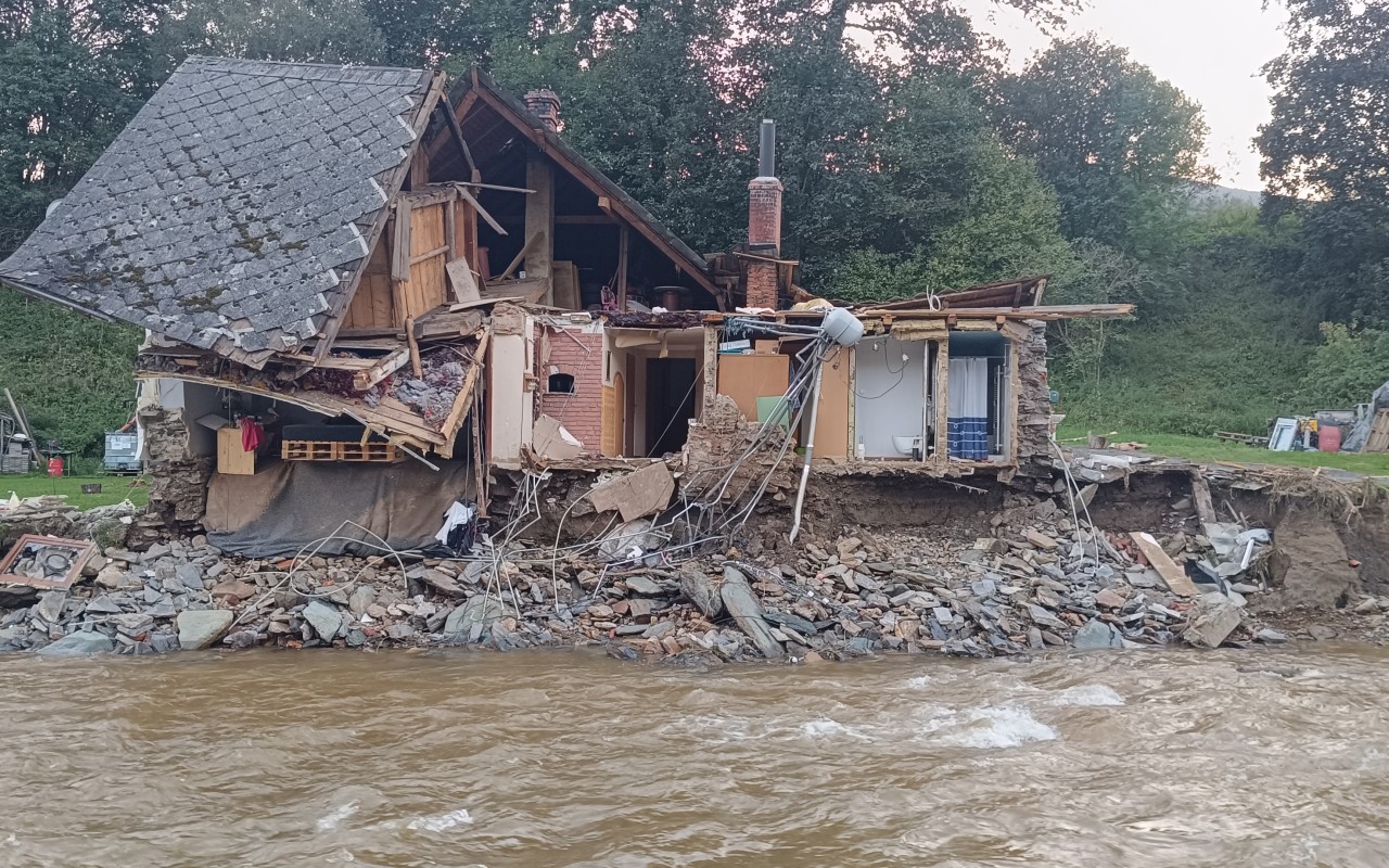 Pomohli jsme společně Beránkovým, kterým povodeň zničila dům