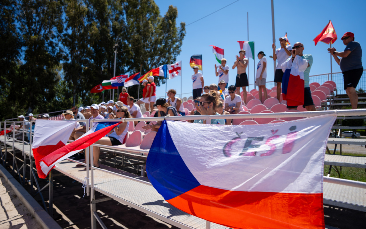Házenkářská rodino, ukaž svou sílu! Pomoz týmům plážové házené splnit sen