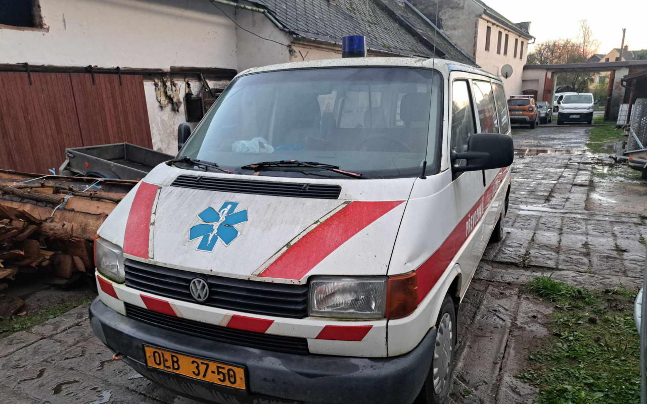 Sanitky pro ukrajinskou frontu