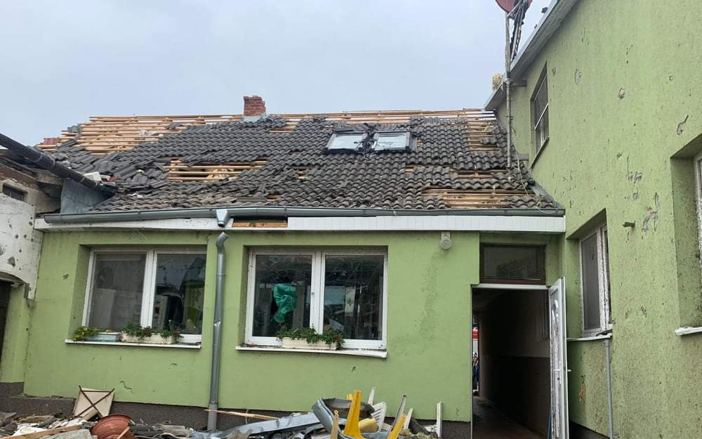 Pomohli jste společně Tesaříkům postavit dům