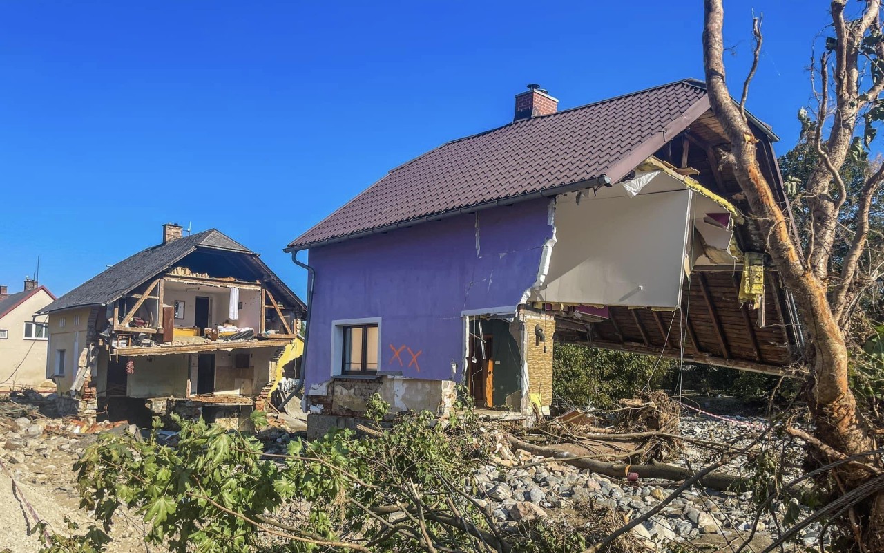 Pomohli jste po povodni, když bratr s rodinou přišel o dům