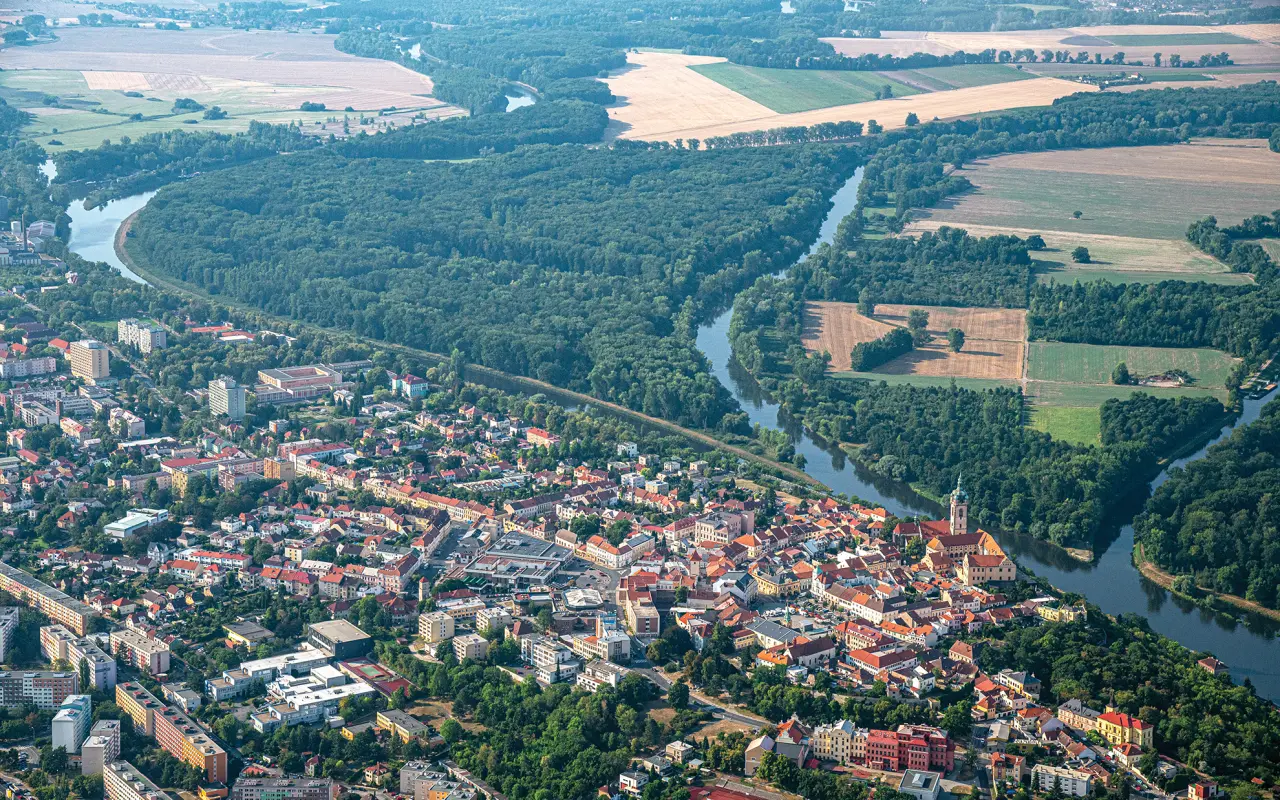 Dárková kniha Vltava z nebe – podpořte knihu ke 150. výročí Smetanovy Vltavy!