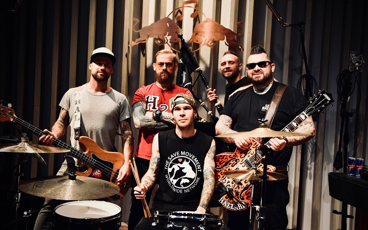 PIPES AND PINTS live stream
