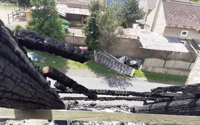 Pomozme rodině z Veltěží, které vyhořel dům