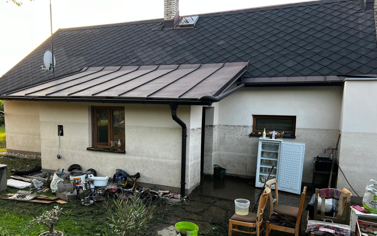 Pomoc panu Rentisovi z Brantic, který přišel o všechno v domku a o bydlení