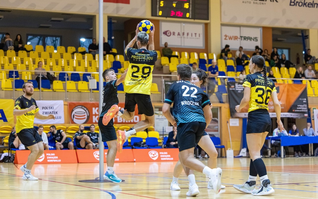 Pomohli jste nám zajistit rekonstrukci korfbalových šaten