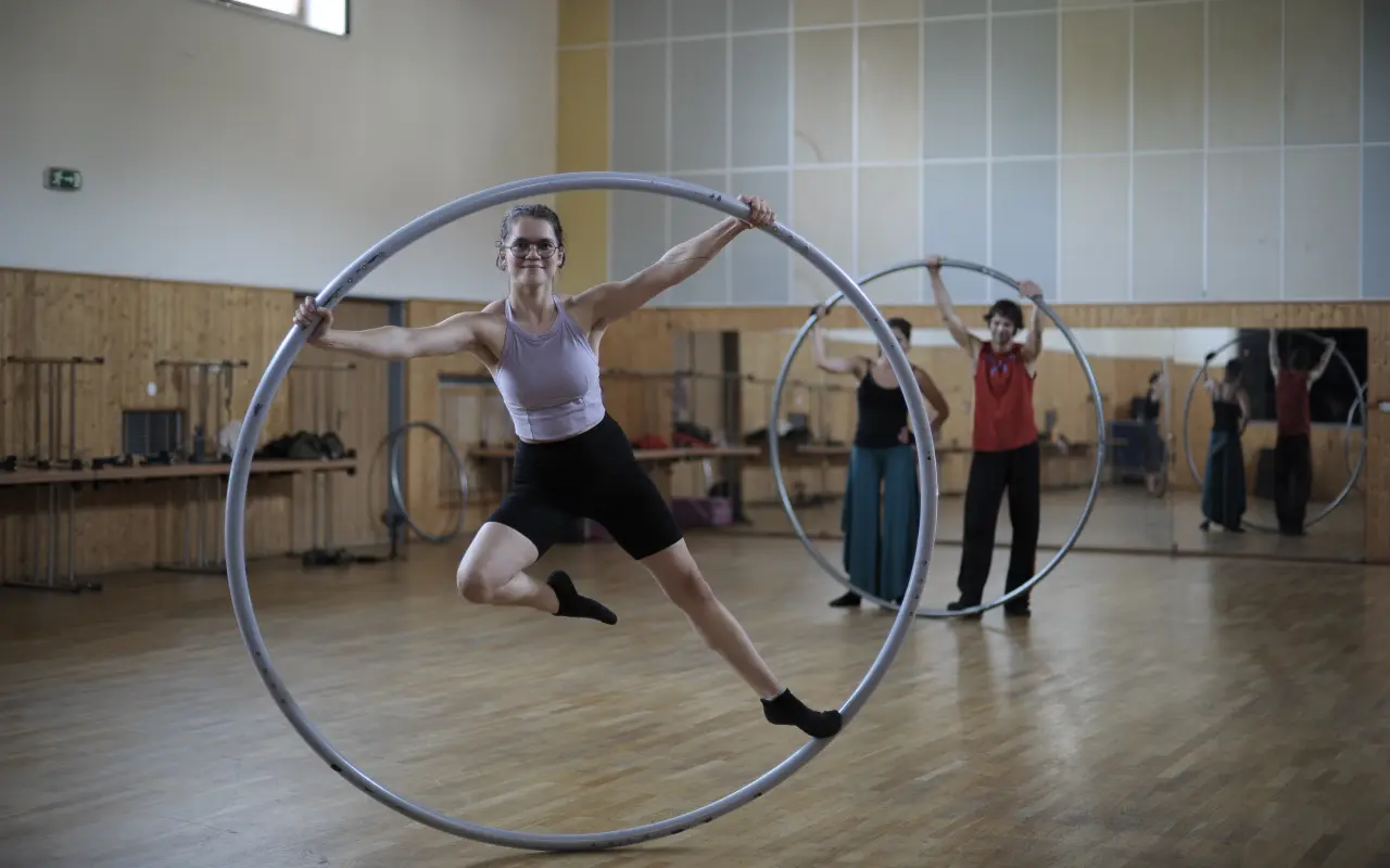 Circus pedagogy: a year to learn, a life to teach