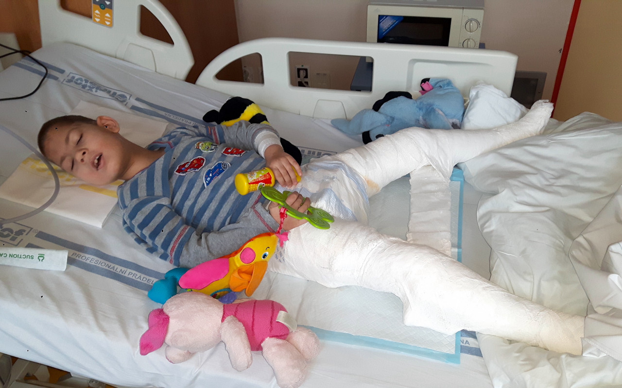 Přispěli jste na Ondráškovy neurorehabilitace, aby rodičům mohl dál dělat radost