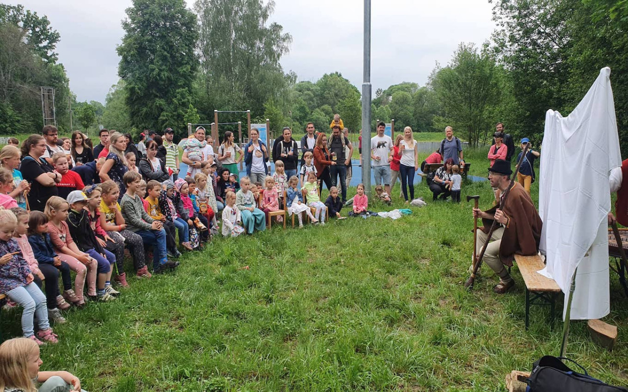 IV. Folklorní (Ne)Fest - 3.6. Havířov - U Letního kina (FK Gascontrol)