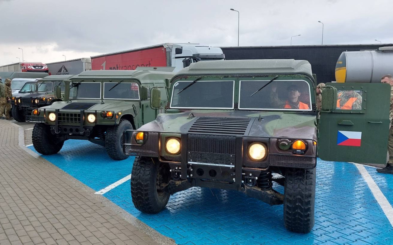 Složili jste se na Humvee sanitky v rámci pomoci Ukrajině