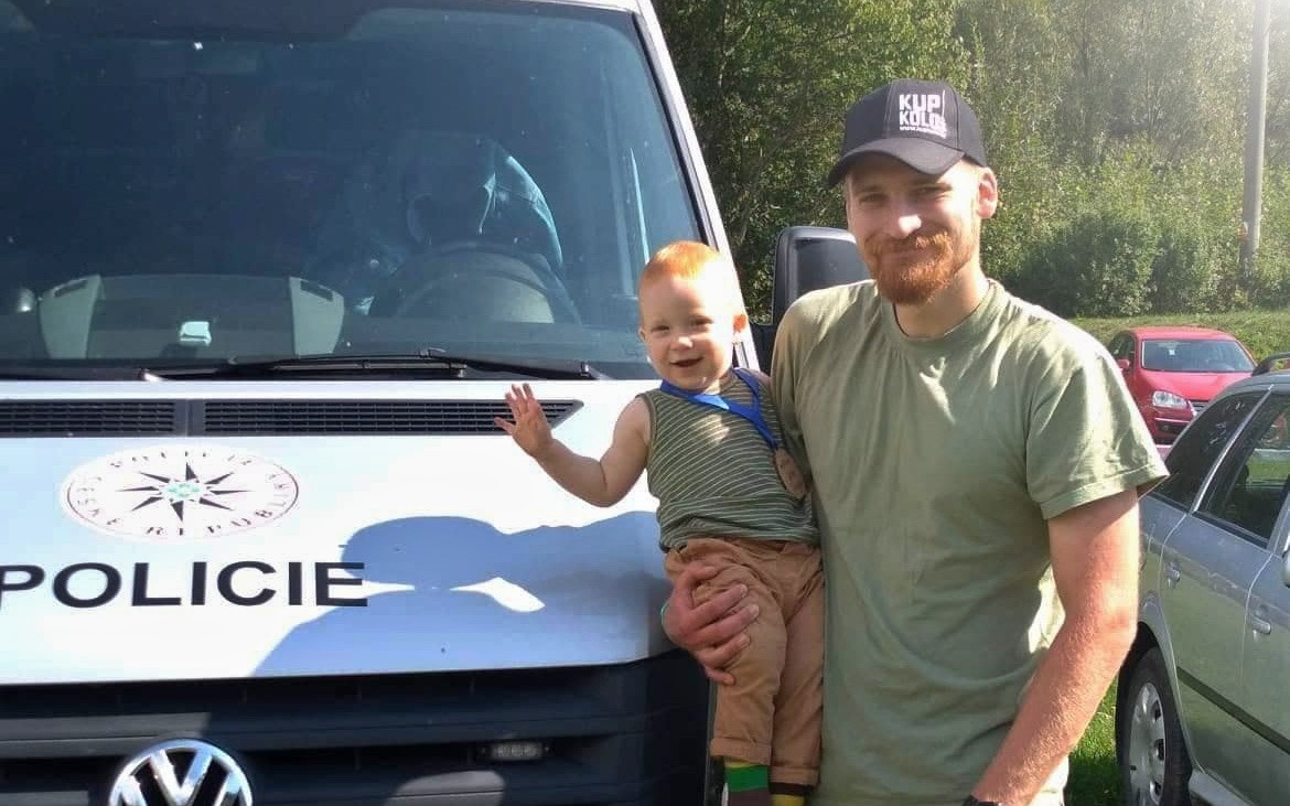 Pomohli jste rodině zesnulého policisty