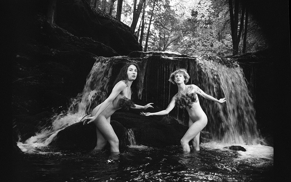 Kalendář a kniha Sisterhood - Jan Procházka & Radka Dušková