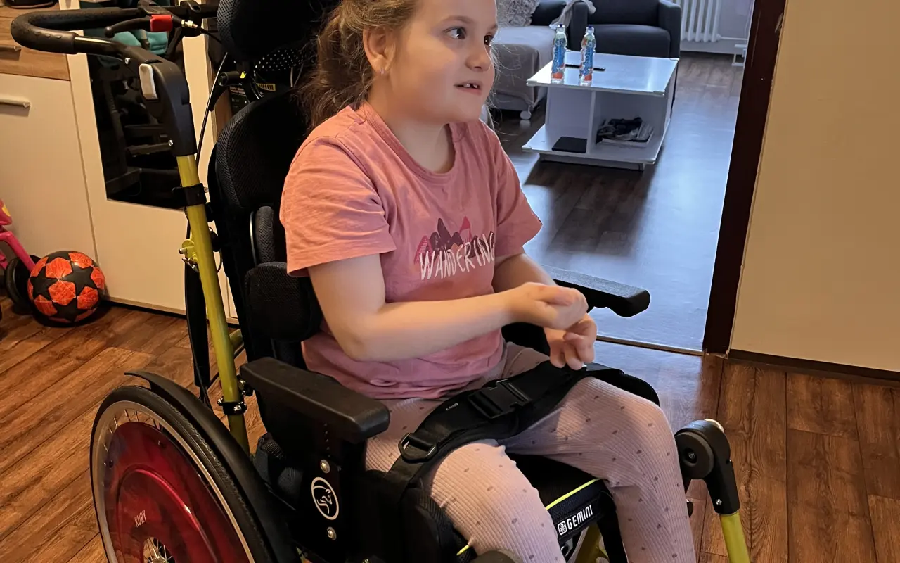 Pomohli jste Viktorce získat nový invalidní vozík