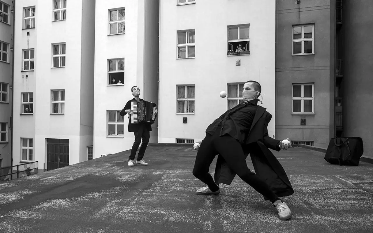 Pomohli jste vydat knihu SPOLU SAMI