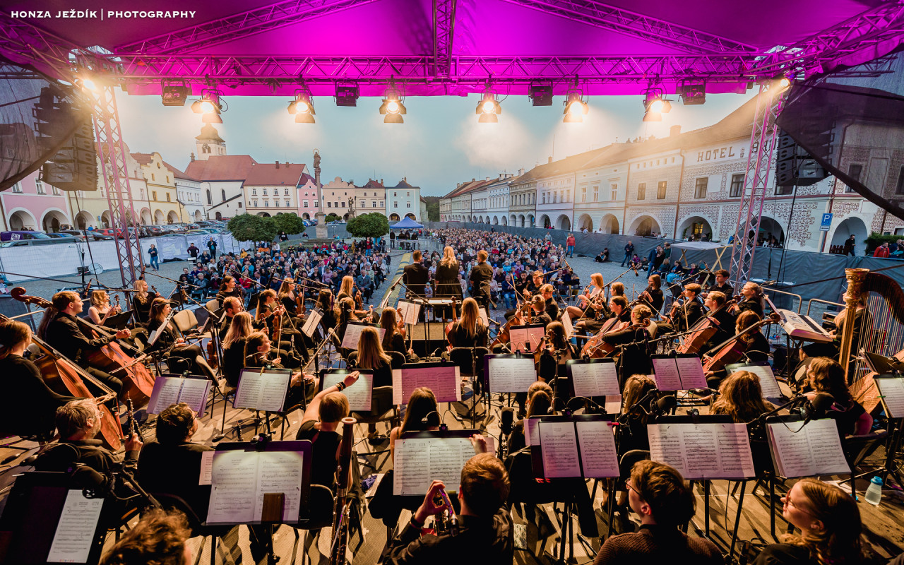 Nové nástroje pro Novoměstskou filharmonii