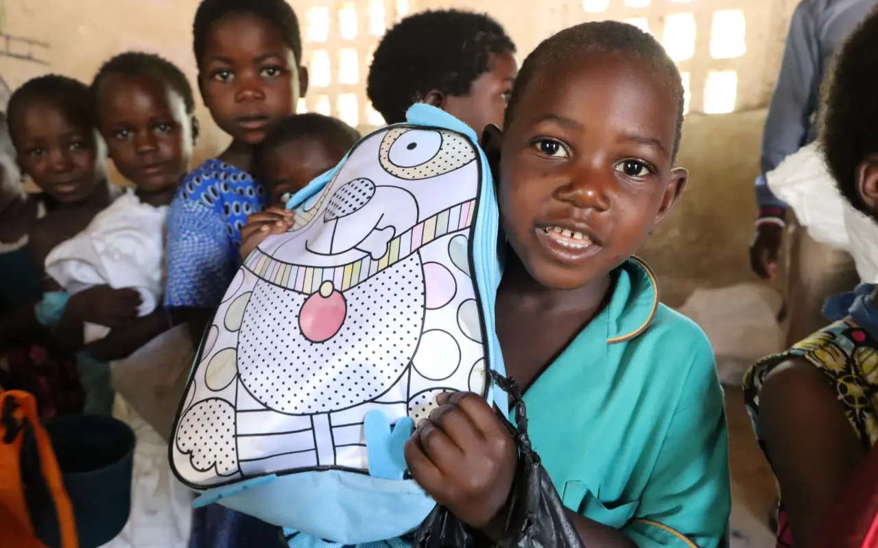 Děti pomáhají dětem - pošlete učební pomůcky do Malawi