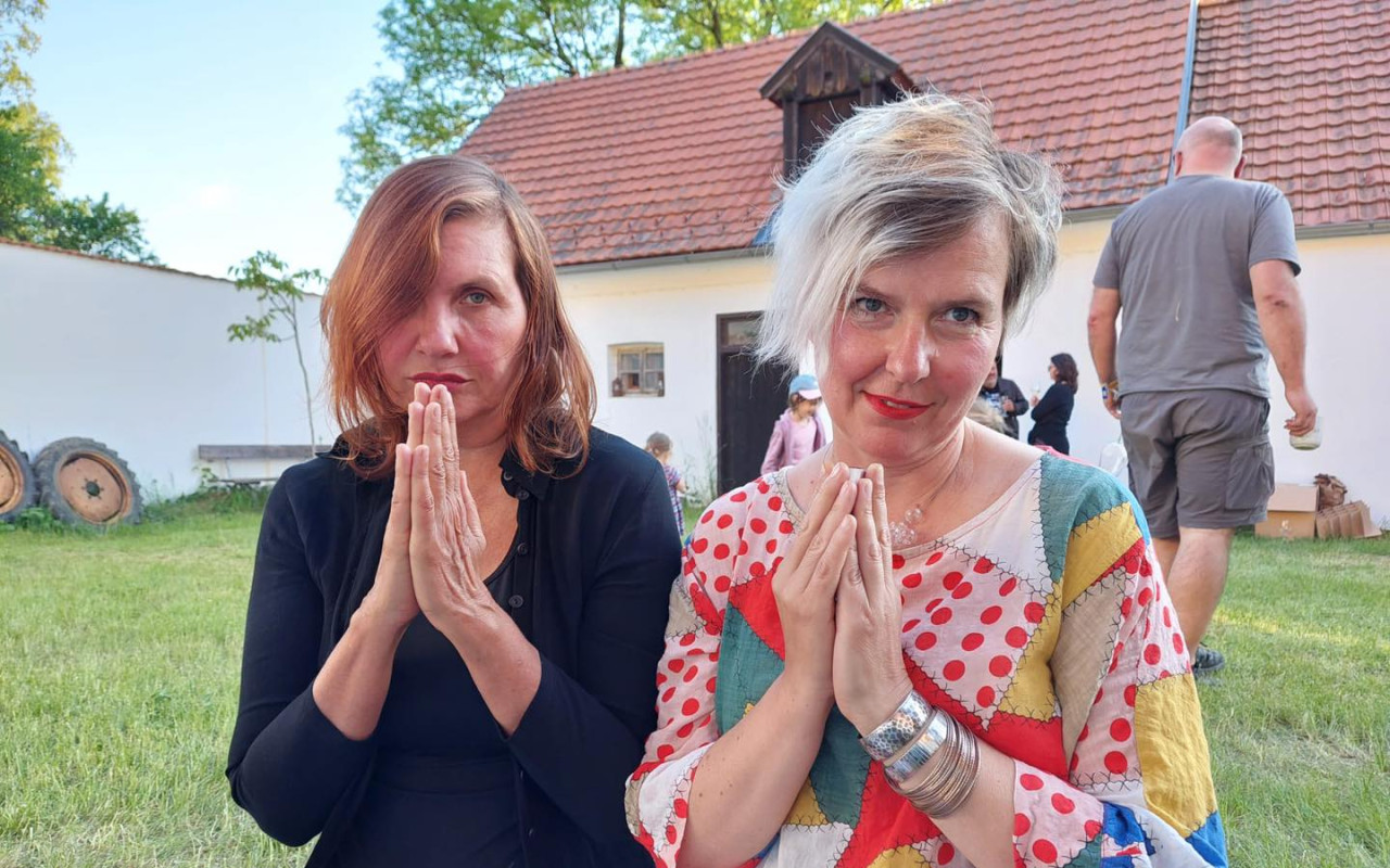 Kapela Terrible 2s vydává nové album „Dotýkať sa oblakov“