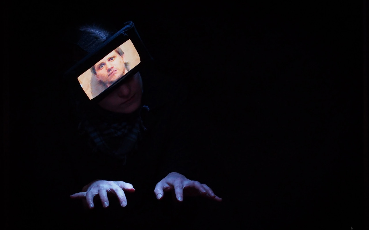 Druhý pád padá ... Pomůžete mu nasadit padák? #kulturažije