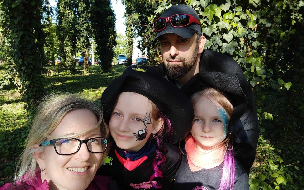 Pomohli jste holčičkám, které zažily tornádo a teď ještě ztratily tátu