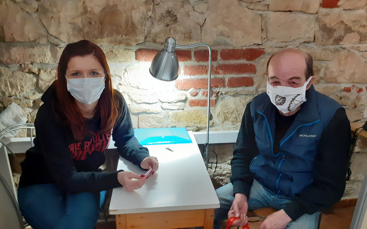 Podpořte klienty KC Husitská, kteří jsou v hmotné nouzi