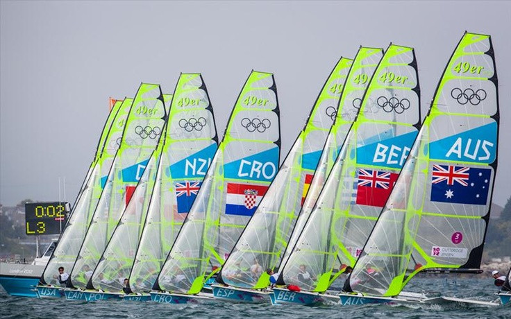 Nastartujte naši první sezónu na olympijské lodní třídě 49er!
