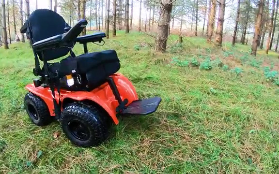 Elektrický invalidní vozík pro Milana