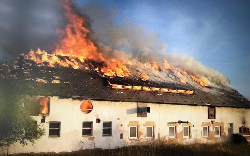 Pomozme rodině po rozsáhlém požáru vybudovat dětské pokoje