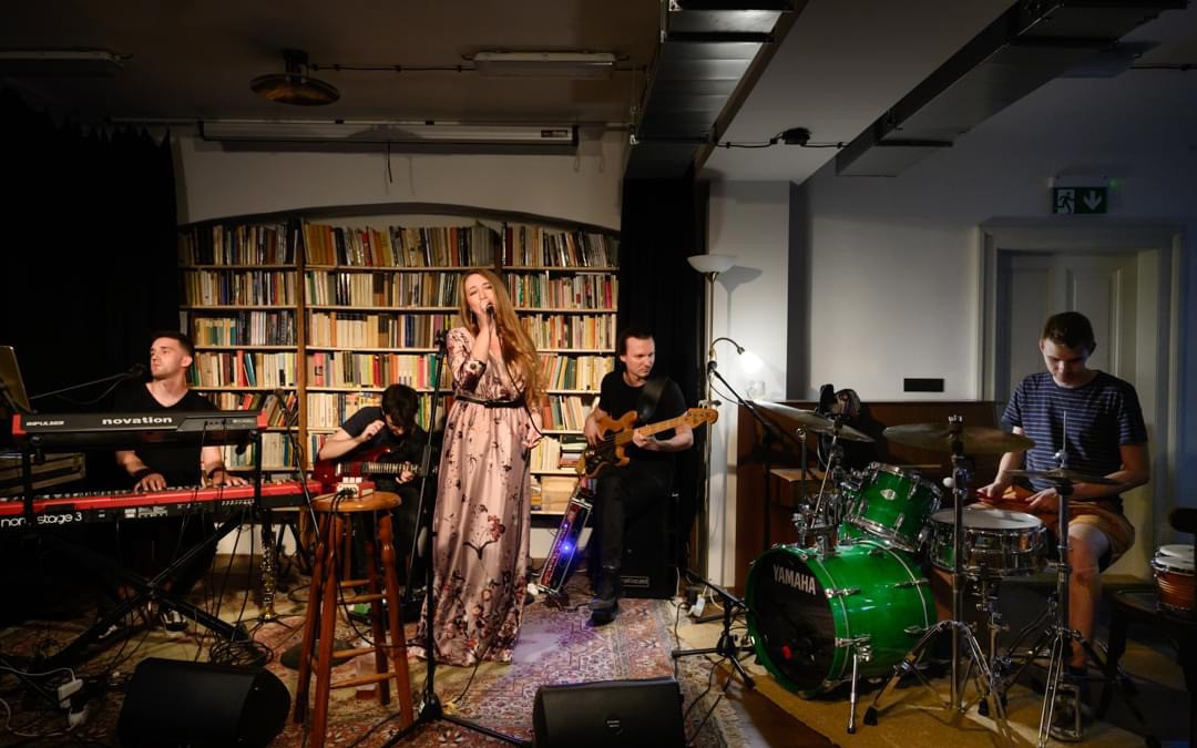 Helena Kalambová nahrává debutové album „Skrze tmu"