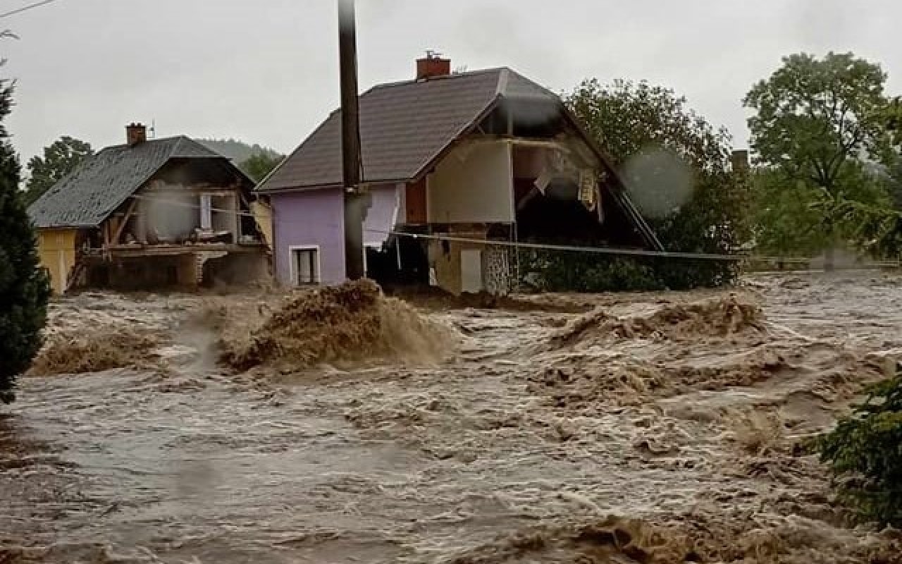 Pomohli jste po povodni, když bratr s rodinou přišel o dům