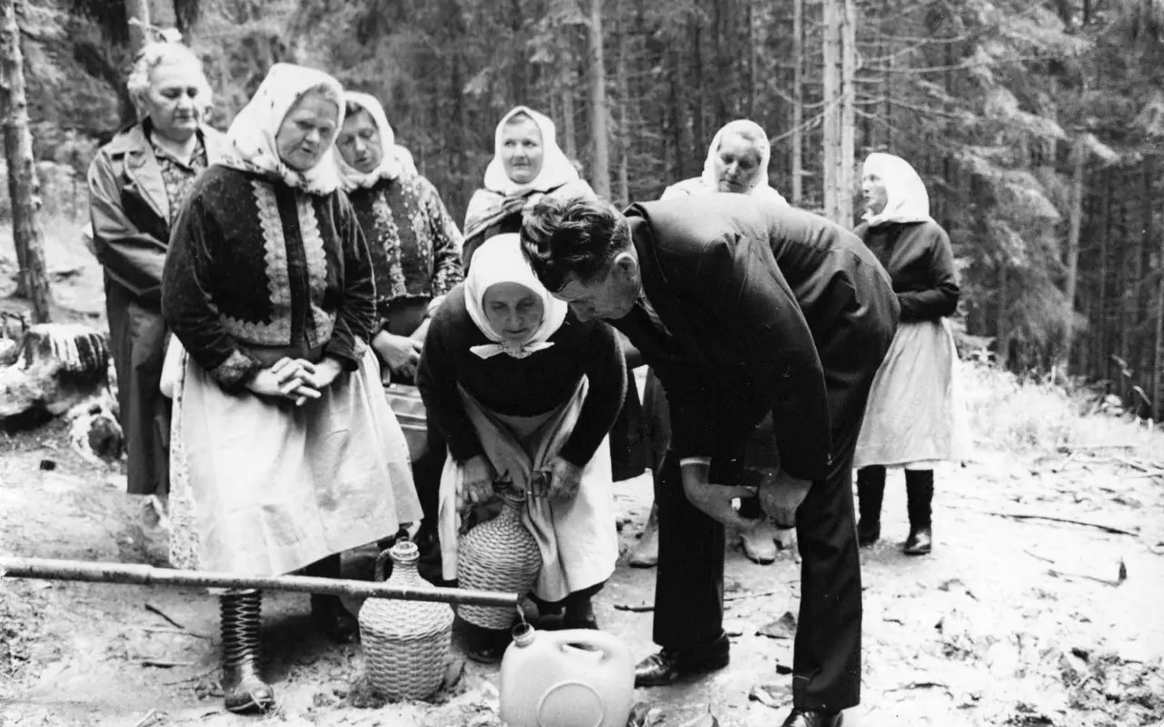 Podpořte vydání knihy Oltářem spojeni: Církevní život v Tvrdonicích a Kosticích