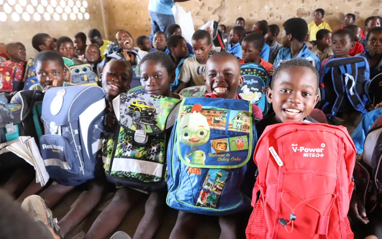 Děti pomáhají dětem - pošlete učební pomůcky do Malawi