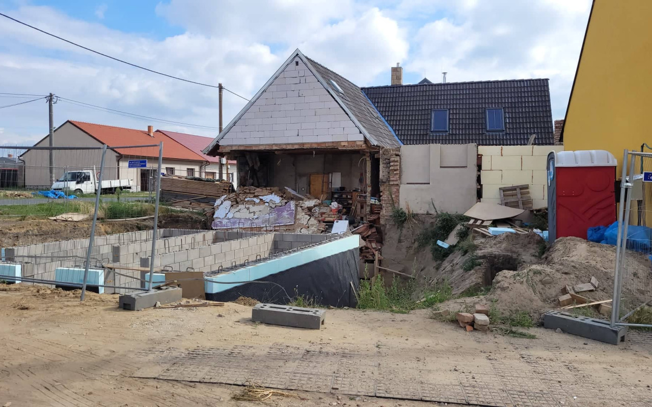 Pomoc rodině Ševelových, po tornádu stále nemají kde bydlet