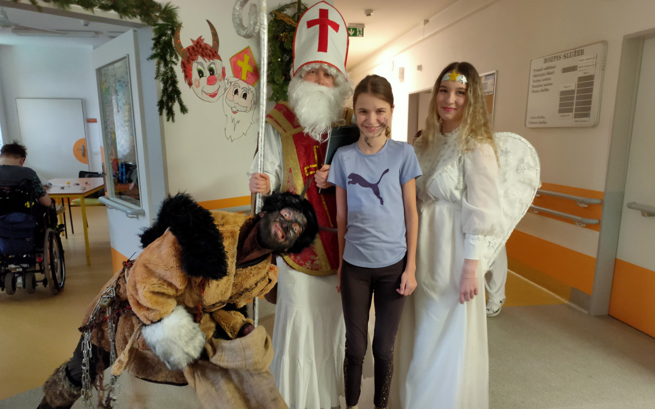 Složili jste se na unikátní ortézu na rameno pro Sárinku