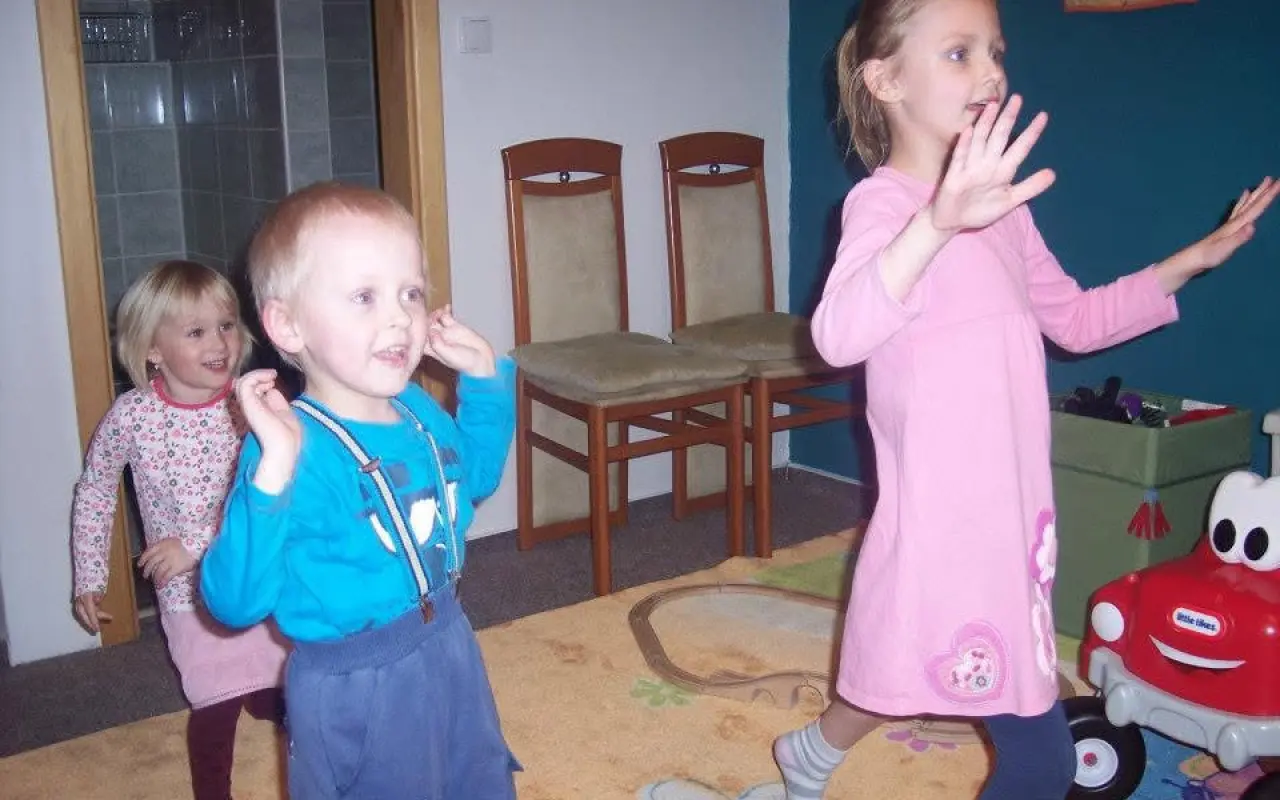 Prosím, pomozte zachránit MOTÝLKA.
